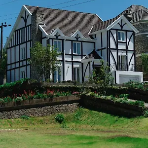https://tudor-barn-little-england-cottages.kandyhotelsnow.com